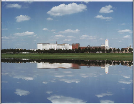 Florian Maier Aichen, Factory, 2001 Florian Maier Aichen, Factory, 2001