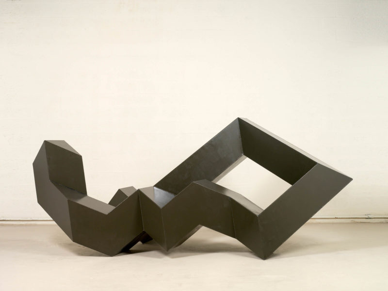 Tony Smith, Throwback, 1976. Painted steel. Collection Martin Z. Margulies. Photo: Peter Harholdt.