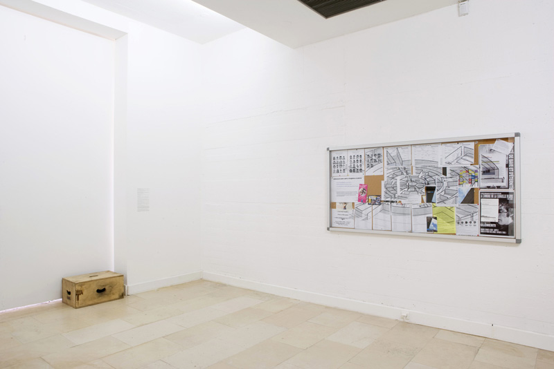 Ryan Gander, Missing BBQ/ (Barbecue disparu!), 2009 Ryan Gander, Missing BBQ/ (Barbecue disparu!), 2009
