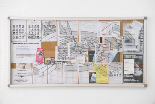 Ryan Gander, Missing BBQ/ (Barbecue disparu!), 2009 Ryan Gander, Missing BBQ/ (Barbecue disparu!), 2009
