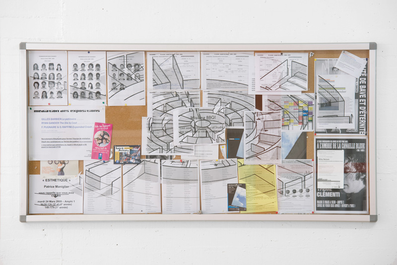 Ryan Gander, Missing BBQ/ (Barbecue disparu!), 2009 Ryan Gander, Missing BBQ/ (Barbecue disparu!), 2009